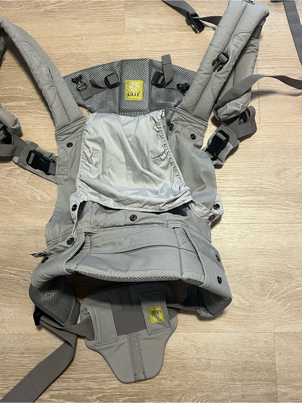 LÍLLÉbaby Complete All Seasons Carrier Beige Gray Size Adjustable Washable